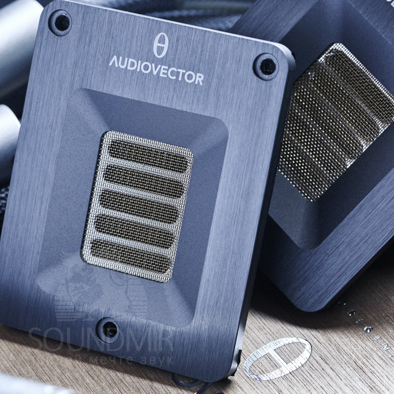 Audiovector QR C Black Piano